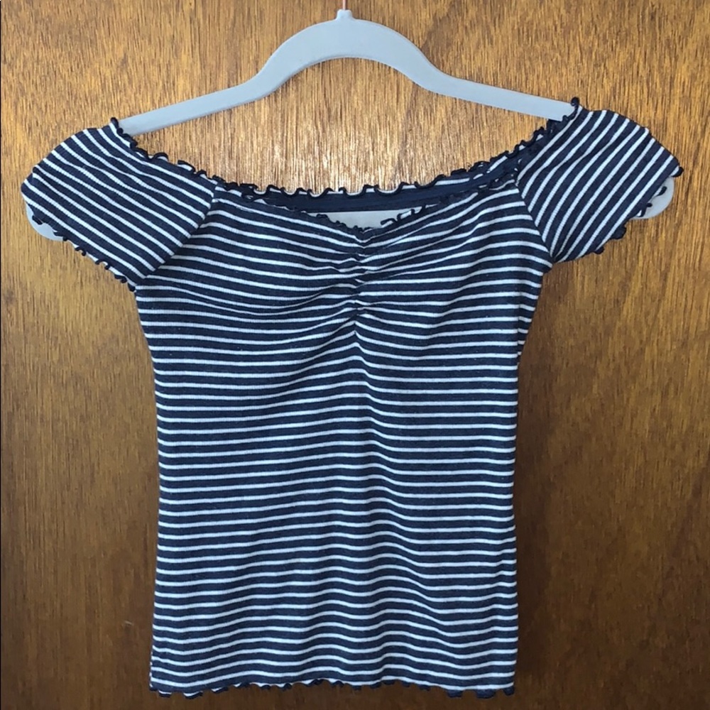 two off the shoulder hollister tops small and xs